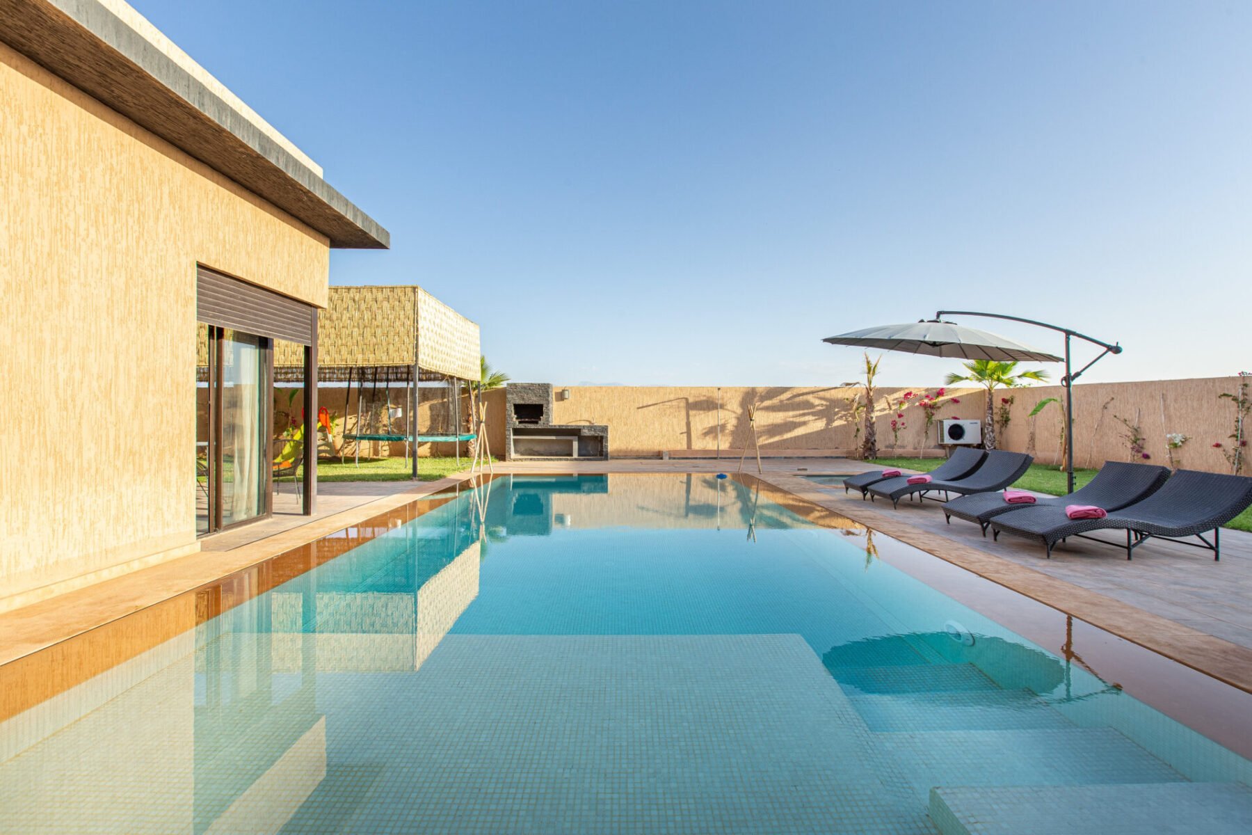 HALAAL TRAVELS Location Villa avec piscine marrakech 00345